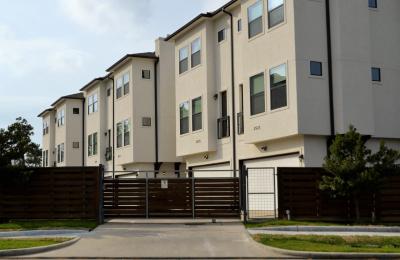 Riverwalk Apartments – Austin